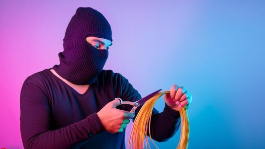 Sabotage de plusieurs réseaux de fibre optique dans 6 départements